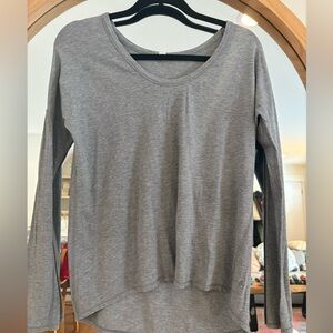 Lululemon long sleeve top - size:2. Very gently worn!